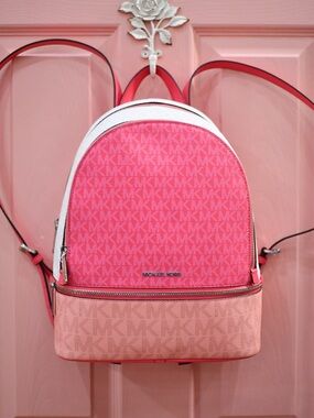 NWOT✨ Michael Kors Signature Mini Backpack
